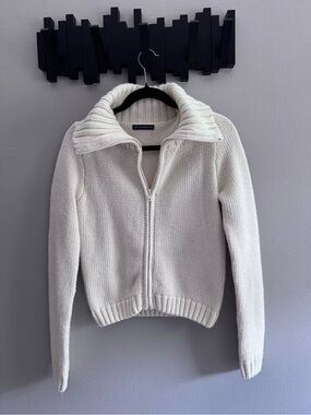Brandy Melville Cream Zip-Front Women's Sweater